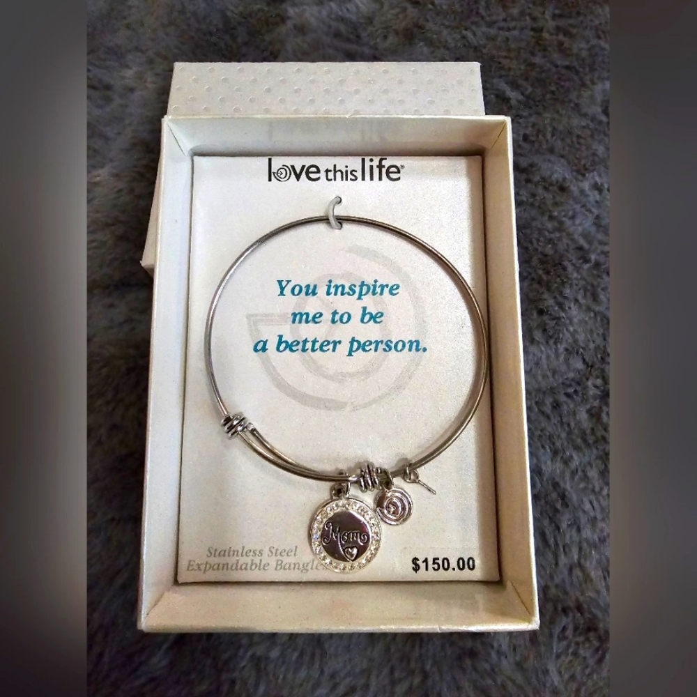 ✨️Love This Life Mom Bangle ✨️